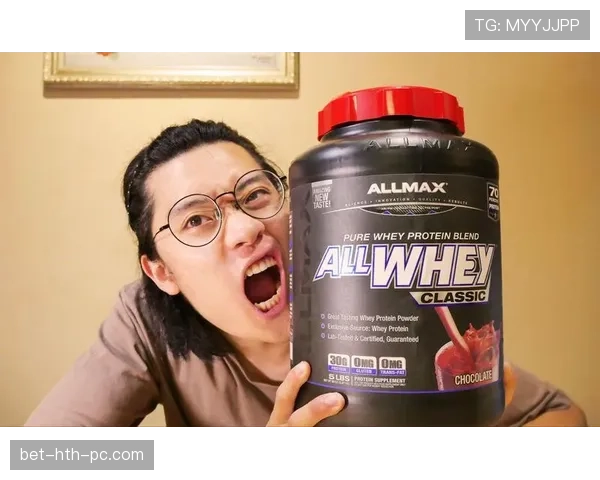 安赛龙家冰箱里塞满蛋白粉，连饮料都是按毫升算的